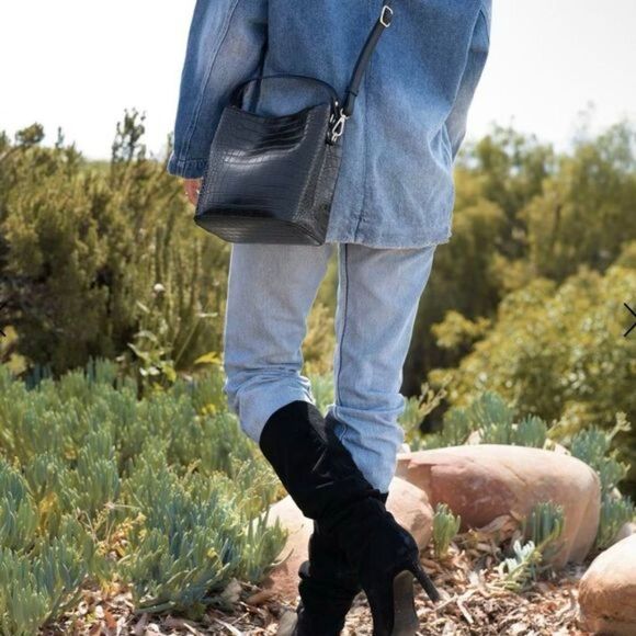 NWT AOTA Elena Bag Black (Vagan) Crossbody/Handbag - Picture 3 of 4